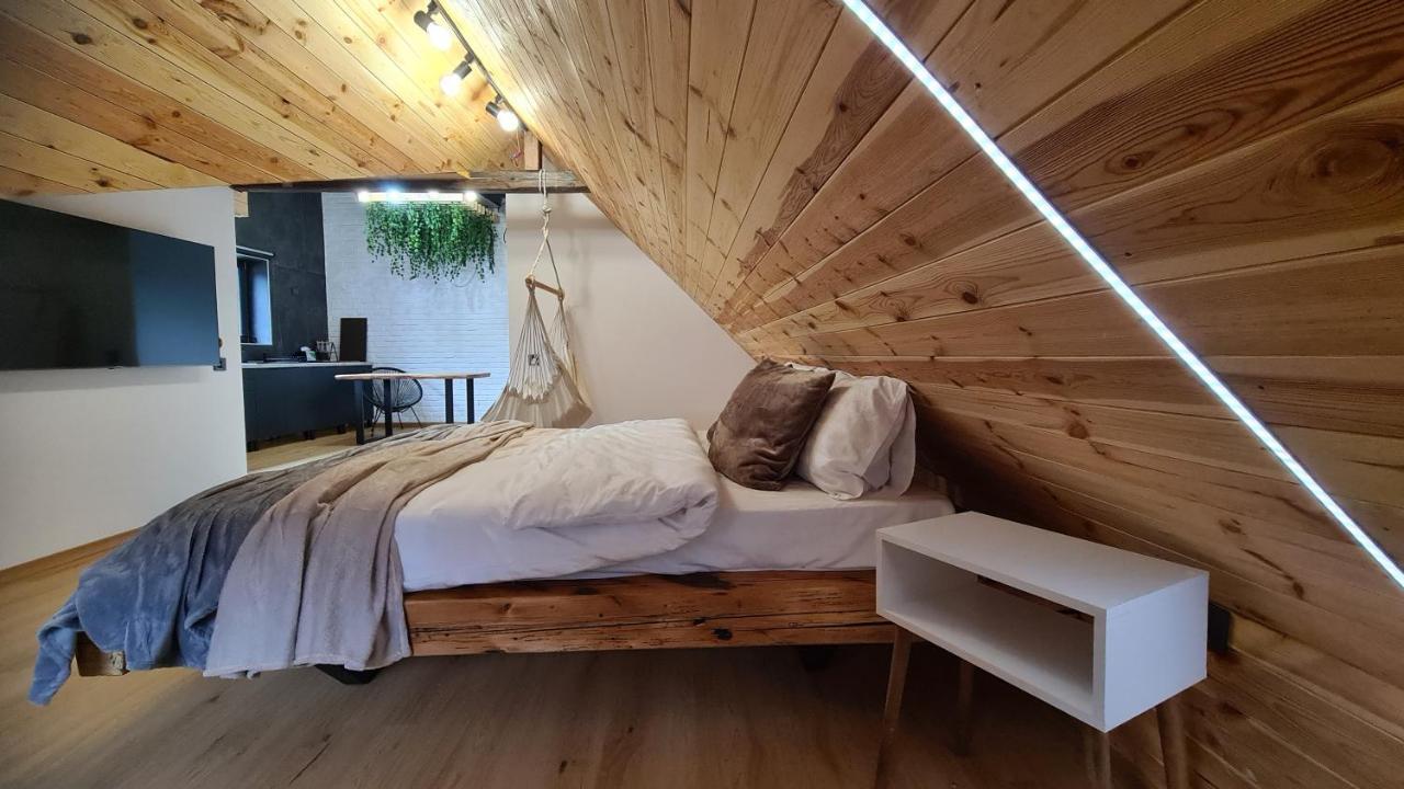 Casa Chiper - Attic Apartment With View บราชอฟ ภายนอก รูปภาพ