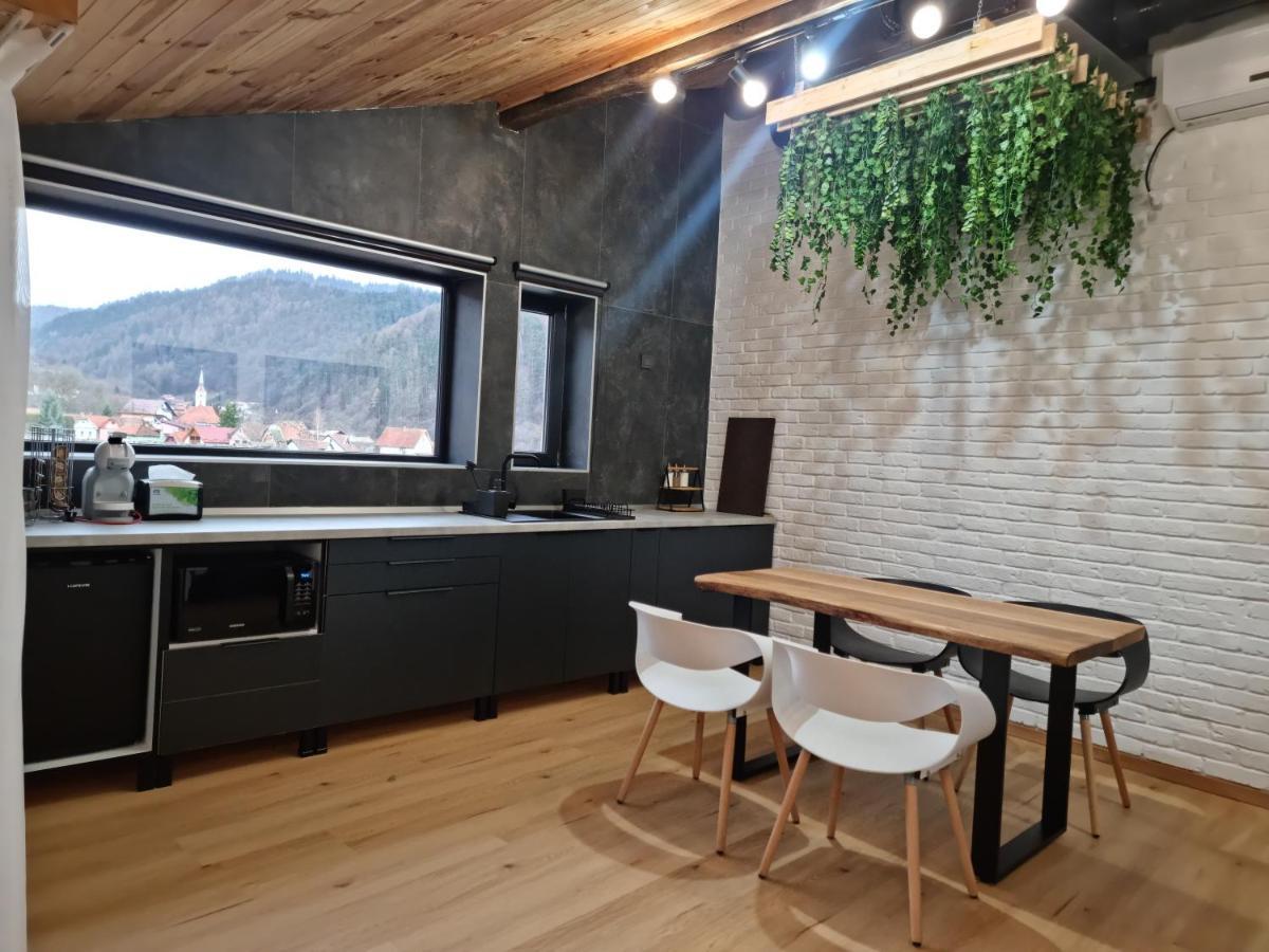 Casa Chiper - Attic Apartment With View บราชอฟ ภายนอก รูปภาพ