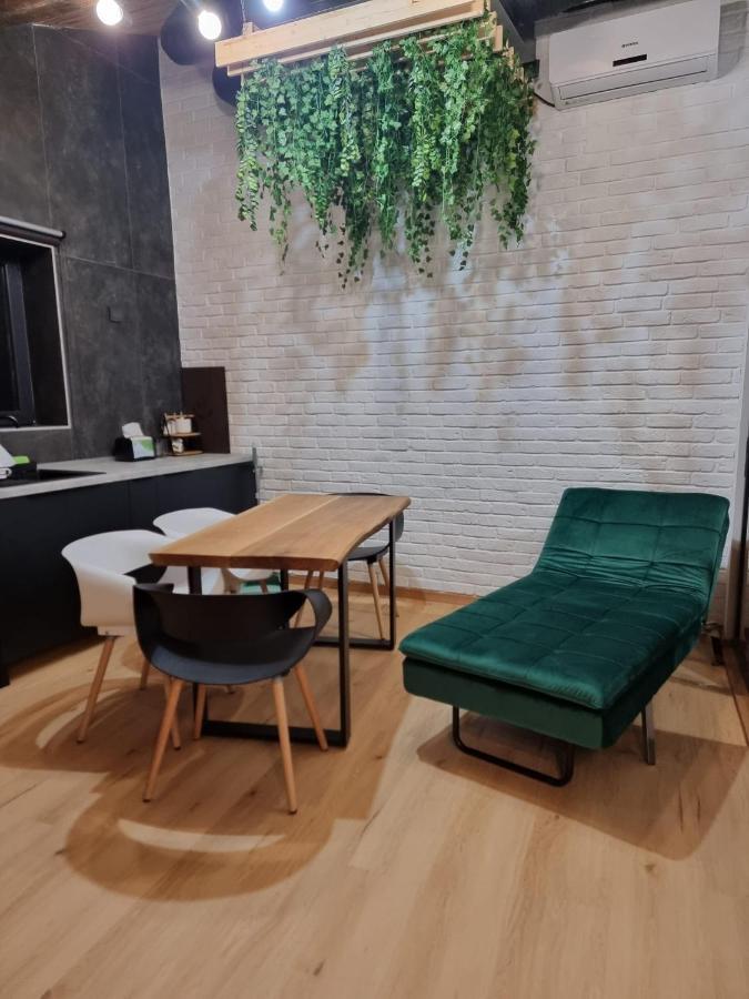 Casa Chiper - Attic Apartment With View บราชอฟ ภายนอก รูปภาพ