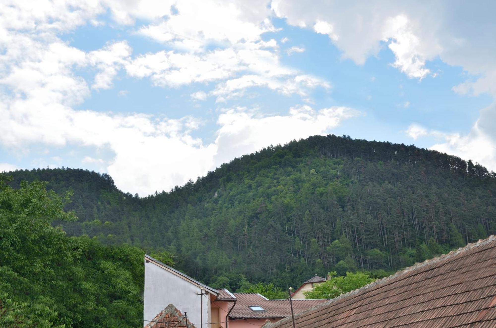 Casa Chiper - Attic Apartment With View บราชอฟ ภายนอก รูปภาพ